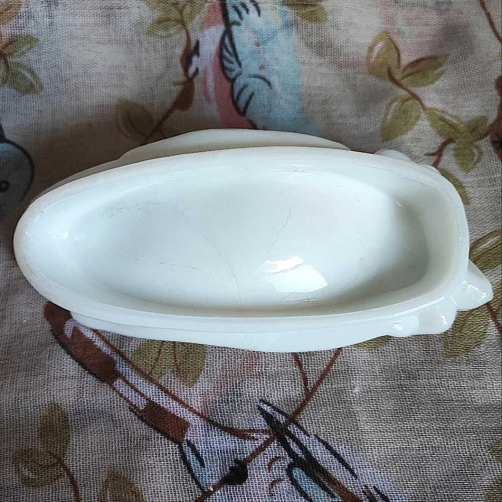 Avon? White Milk Glass Open Single Hand Fingers Trinket Soap Dish Floral Leaves